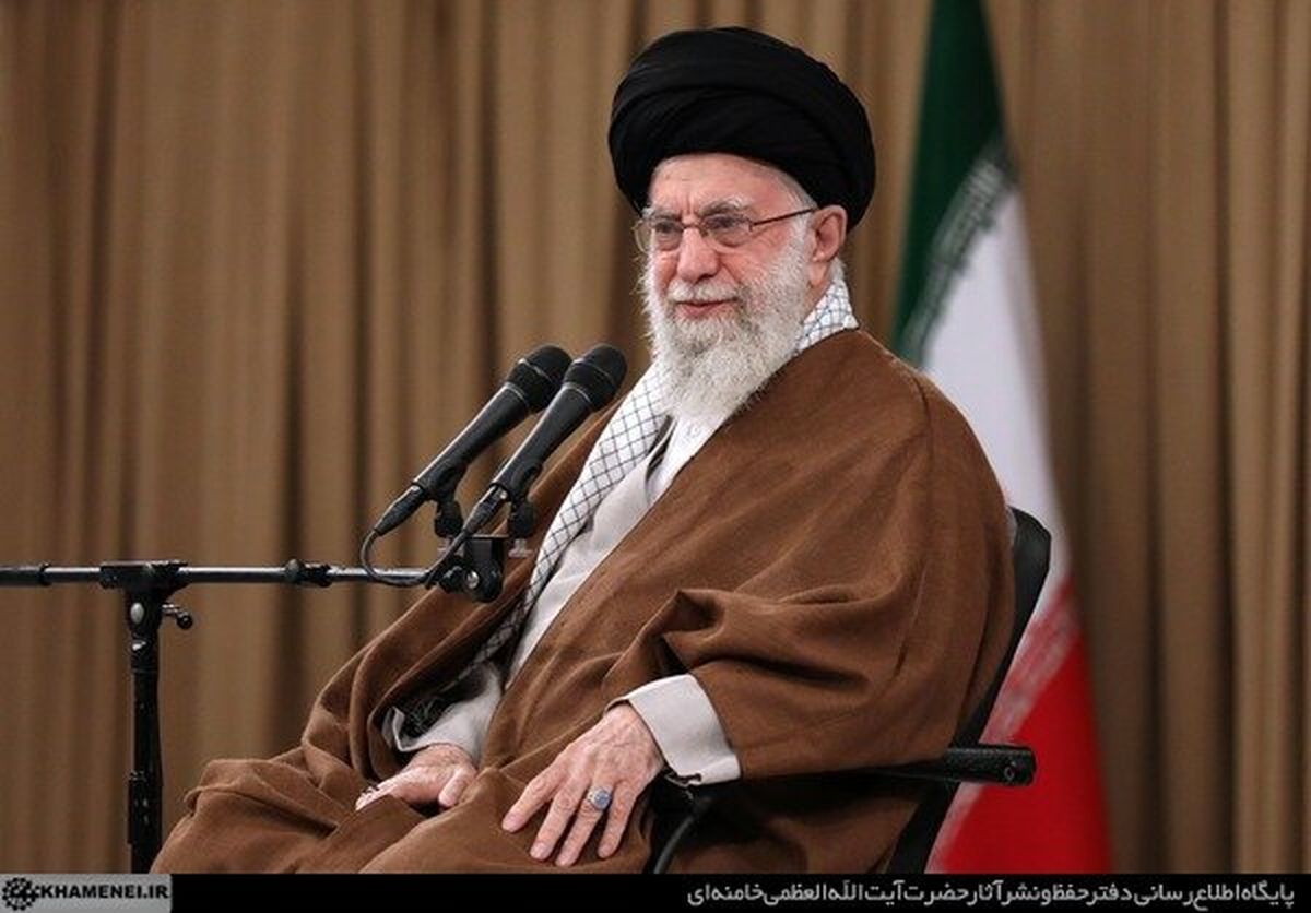 جمعی از معلمان با رهبر انقلاب دیدار می‌کنند 