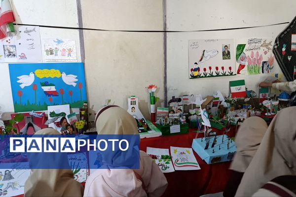 مراسم دهه فجر و برگزاری نمایشگاه دست‌سازهای دانش‌آموزی در دبستان شیخ کلینی