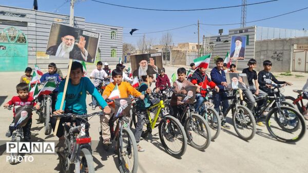 اجتماع دوچرخه‌سواران  دانش‌آموز در فامنین