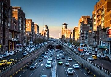 ترافیک در اکثر معابر تهران سنگین است 