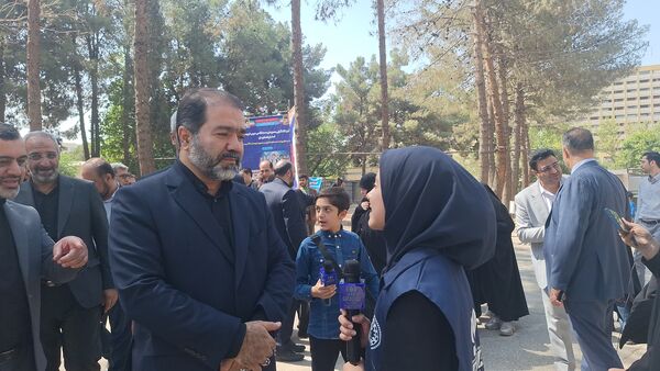  آیین کلنگ‌زنی همزمان ۱۰۰۰ کلاس درس خیرساز در سطح استان اصفهان 