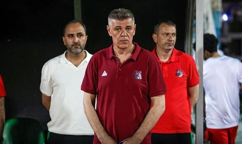 طوفان سرخ قربانی گرفت؛ سرمربی نساجی استعفا کرد