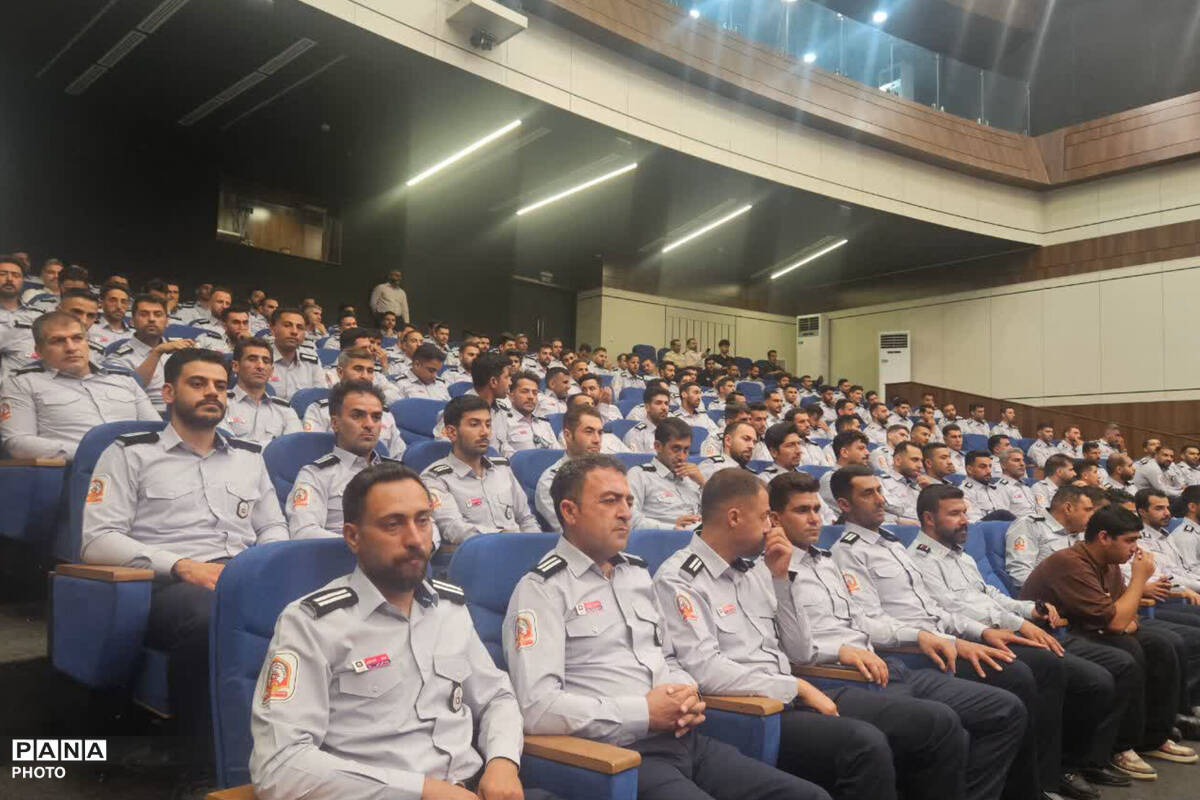 اقتدار آتش‌نشانان شیراز در پایان دوره تکاوری