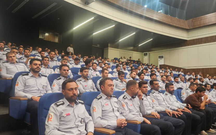 اقتدار آتش‌نشانان شیراز در پایان دوره تکاوری