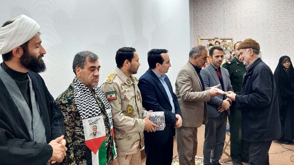 برگزاری مراسم یادواره شهدا در شهر راز