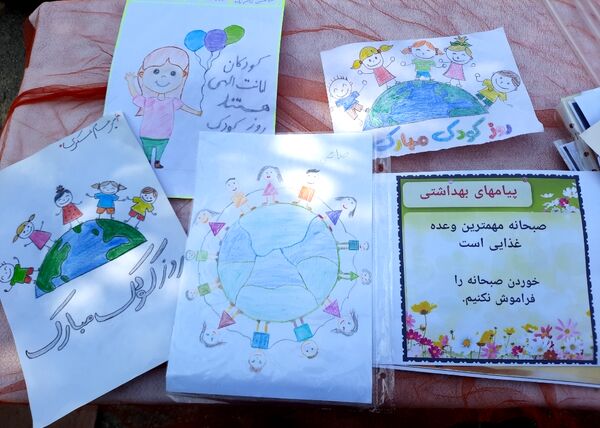 بمناسبت روز جهانی کودک برپایی جشنواره صبحانه سالم در دبستان پسرانه سرافراز ناحیه۷ مشهد