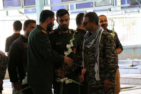 آیین غبارروبی و گلباران مزار شهدا در آستان امامزاده بی‌بی سکینه خاتون (س)