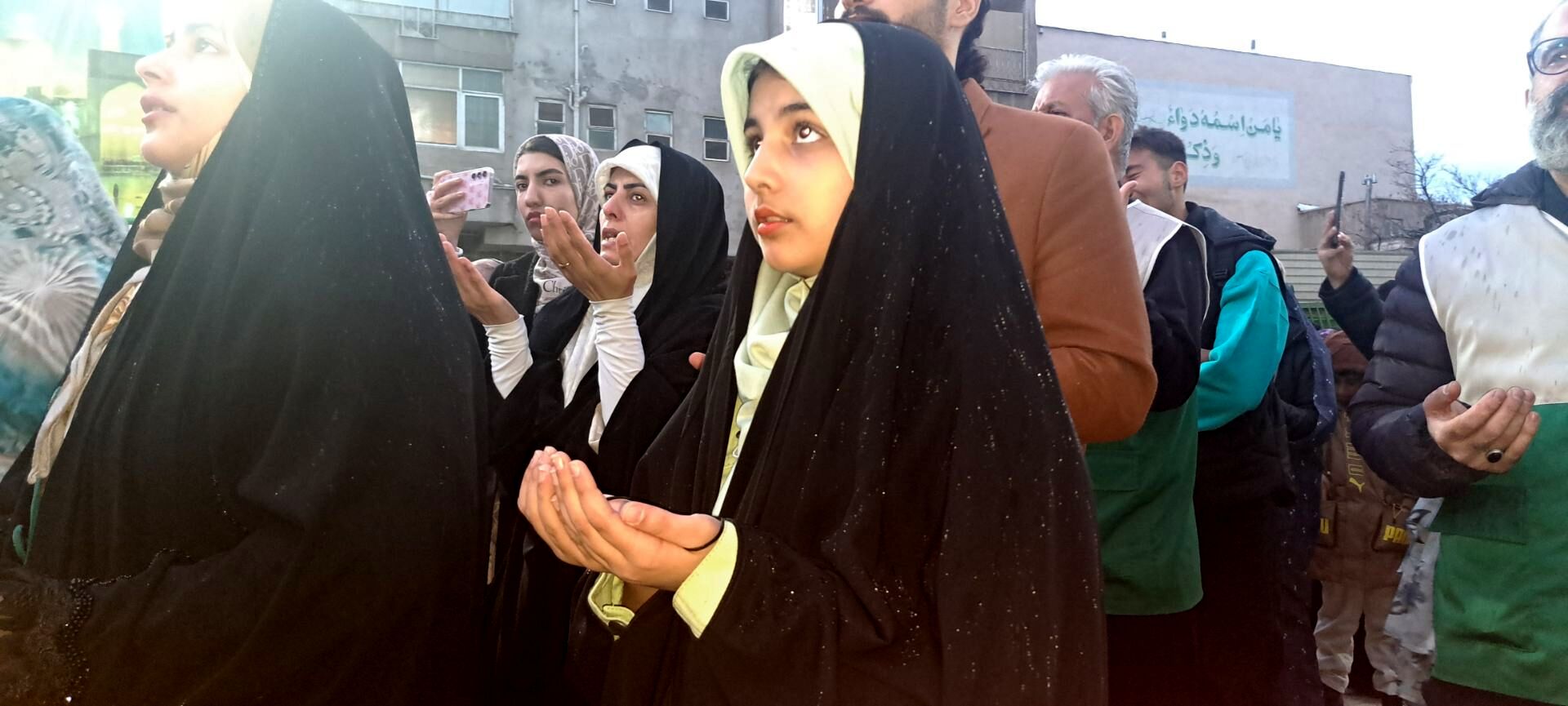 حضور مردم کرج در لحظه تحویل سال 1405