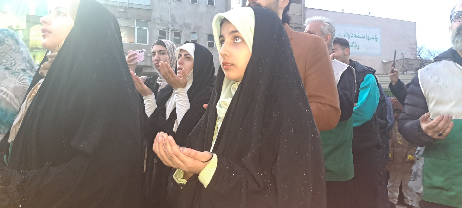 حضور مردم کرج در لحظه تحویل سال 1405