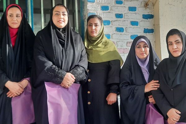 برگزاری مراسم صبحانه مادر دختری همزمان با آغاز هفته‌ پیوند اولیا و مربیان در دبستان مهندس وحید کیهانی ناحیه یک شهرری