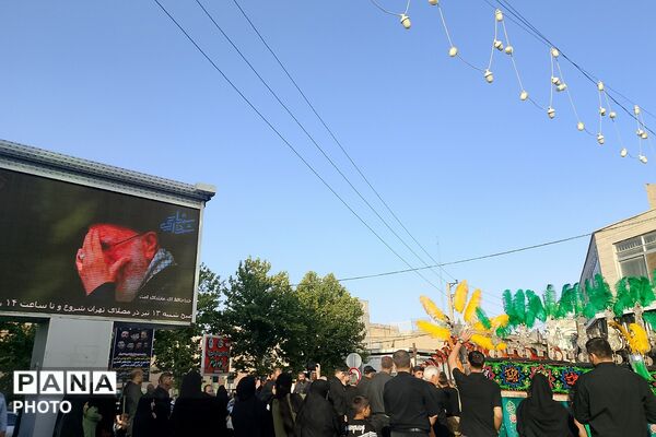 استقبال پرشور مردم شهرک امیریه از کاروان نمادین اسرای کربلا