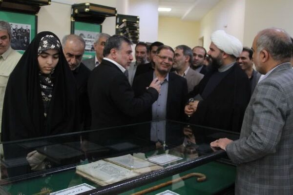 نشست اعضاء کمیسیون برنامه و بودجه مجلس شورای اسلامی در زیارتگاه شهید آیت الله مدرس(ره)