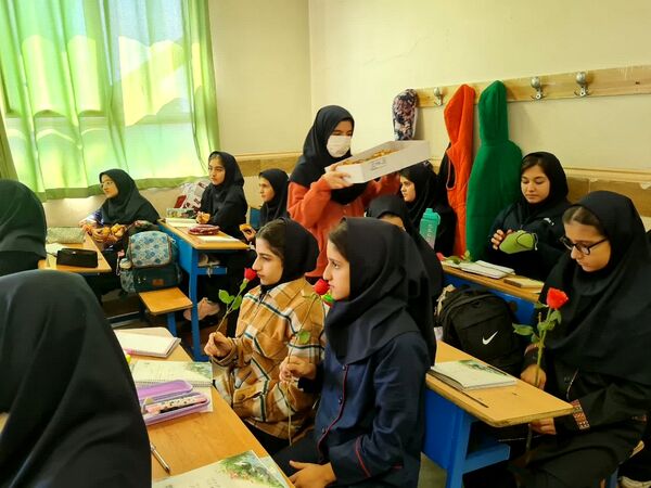 ویژه برنامه هفته نیروی انتظامی در دبیرستان شهید تیمسار فلاحی ناحیه یک کرج 