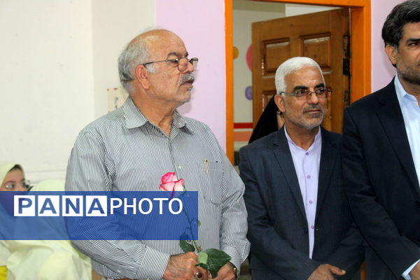 سپاس معلم در دبستان دخترانه شهید باهنر بوشهر 