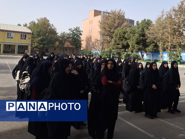 کلاس‌های پیش نیاز سال تحصیلی در مدرسه شاهد تقوا پیشگان 