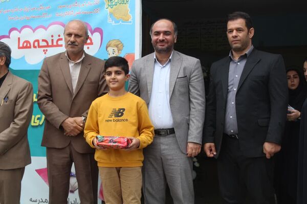 برگزاری جشن غنچه‌ها در ساری 