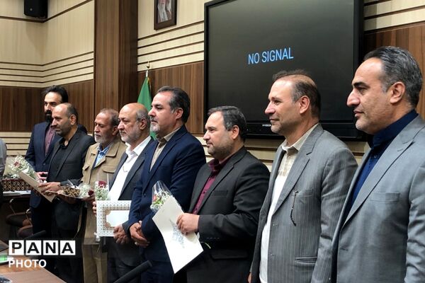 تجلیل از معاونین پرورشی در ناحیه دو شهرری 