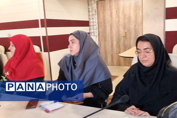 برگزاری کارگاه‌های آموزشی «زیست عفیفانه» و «مهارت‌های فرزندپروری» ویژه رابطین امور بانوان کهریزک 