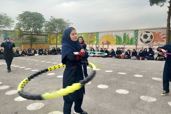 هنرنمایی دانش‌آموزان در رشته‌های ورزشی به‌مناسبت هفته تربیت‌بدنی در ناحیه 2 شهرری 