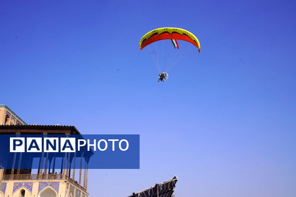 بازدید مدیرکل آموزش و پرورش از غرفه اداره‌کل نوسازی مدارس استان اصفهان در راهپیمایی 22 بهمن