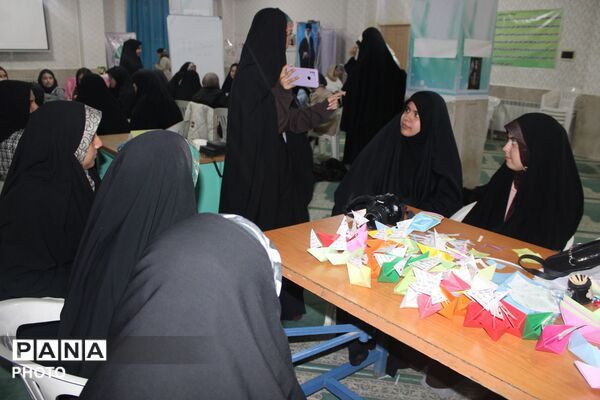 پاتوق دختران نوجوان مبارز در سملقان 