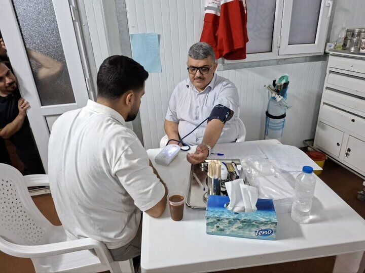  120 نیروی هلال احمر از استان قم در مواکب درمانی طریق الحسین(ع) خدمت رسانی کردند
