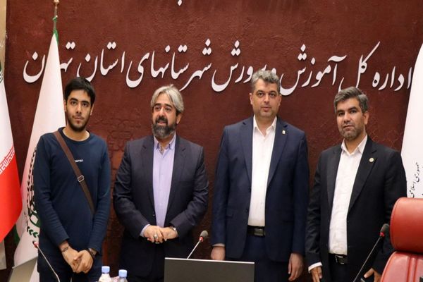 نشست صمیمی فعالین رسانه ای دانش‌آموزان با مدیرعامل خبرگزاری پانا