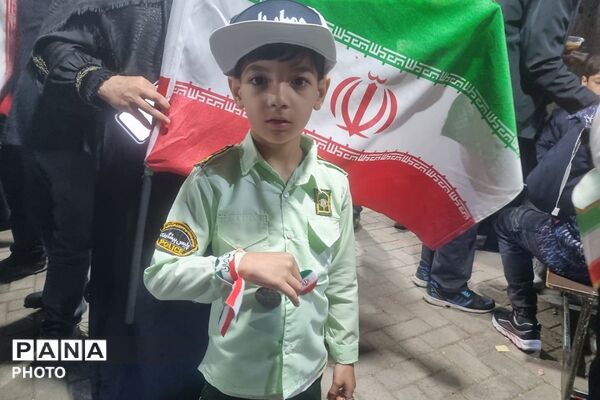حضور دانش‌آموزان و معلمان دبستان حاتم ناحیه دو شهرری در تجمعات شبانه ضد صهیونیستی
