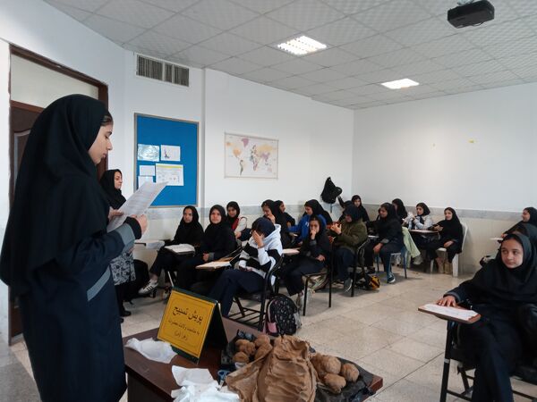 پویش تسبیح در دبیرستان فرهنگ کاشمر