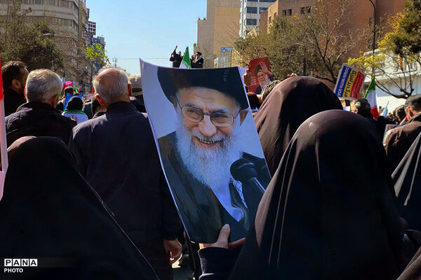  راهپیمایی اقتدار بعد از نماز جمعه - مصلای تهران