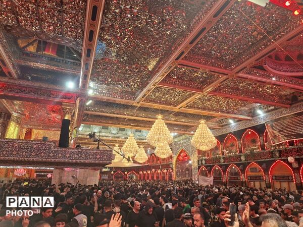 قلب ها برمدار حسین بن علی (ع) می‌تپد