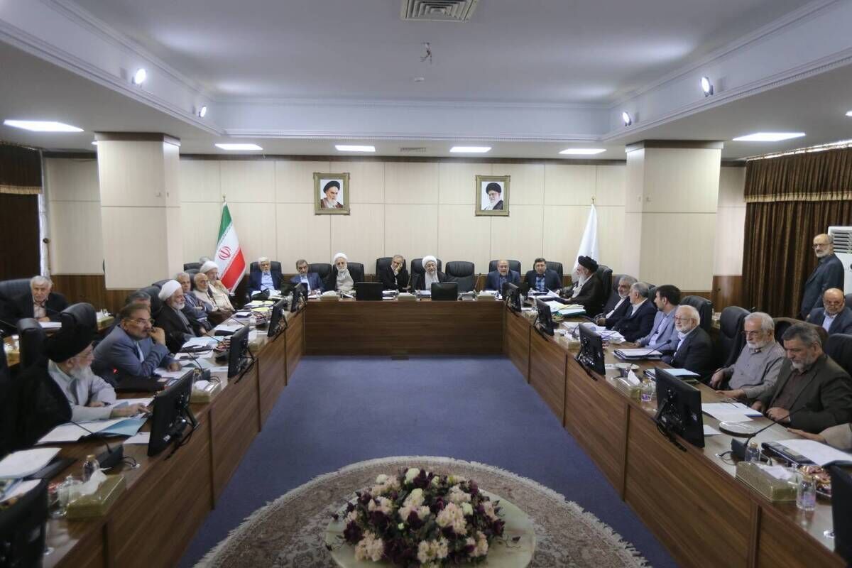 رأی مثبت مجمع تشخیص به موافقتنامه انتقال محکومان میان ایران و ونزوئلا