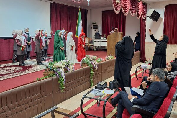 جشنواره دانش‌آموزی سرود در هنرستان سعادت پردیس 