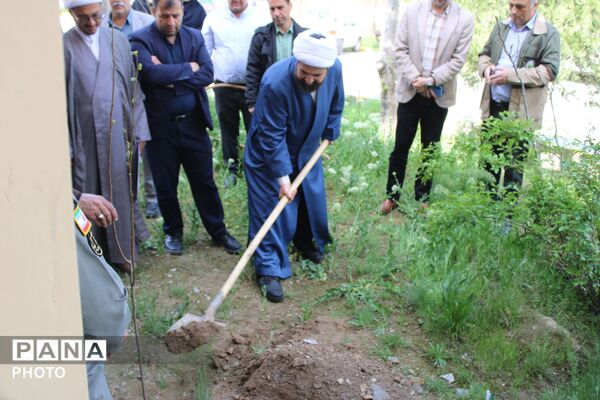 نهال کاری در فاروج به یاد دانش‌آموزان میناب 