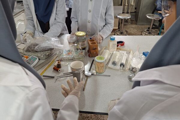 داوری مرحله استانی محور فعالیت های آزمایشگاهی جشنواره نوجوان خوارزمی در پژوهشرای دکتر حسابی