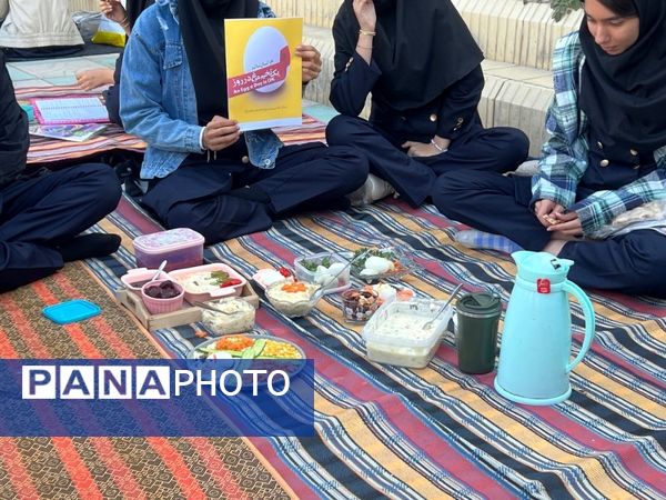 هفته سلامت روان و روز جهانی غذا در دبیرستان جنت شهرستان سملقان
