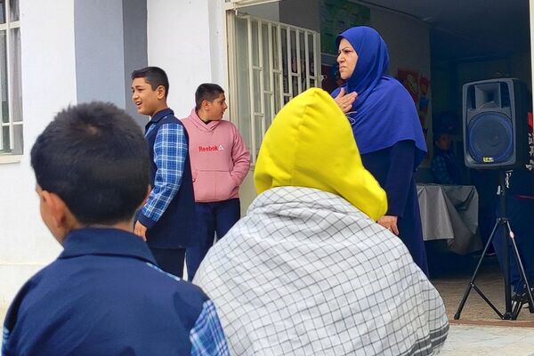 اعتراض و اندوه دانش‌آموزان رودهن از شهادت سیدحسن نصرالله