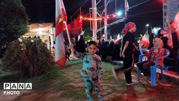 اجتماع مردمان نیشابوری در میدان آزادی