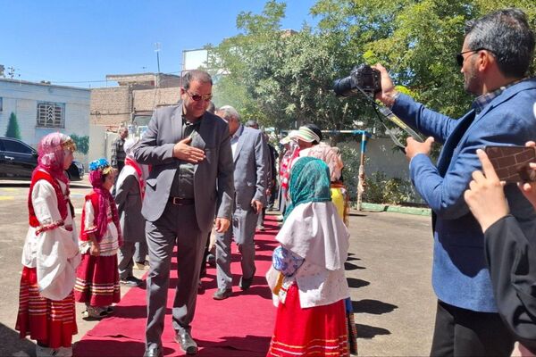افتتاحیه آموزشگاه  سه کلاسه  دبستان دخترانه شهید نصرآبادی فیض آبادنیشابور 