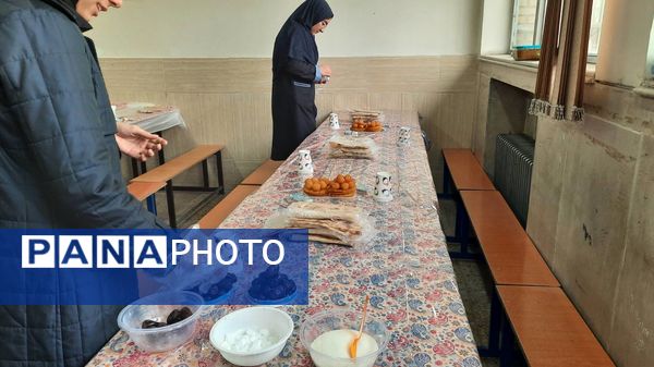 ضیافت افطاری در دبیرستان هیات امنایی فیض کاشانی