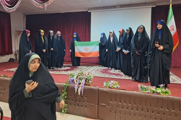 جشنواره دانش‌آموزی سرود در هنرستان سعادت پردیس 