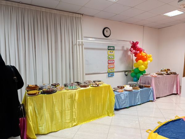 جشنواره کیک و شیرینی در مدرسه مهر و ماه آشخانه 