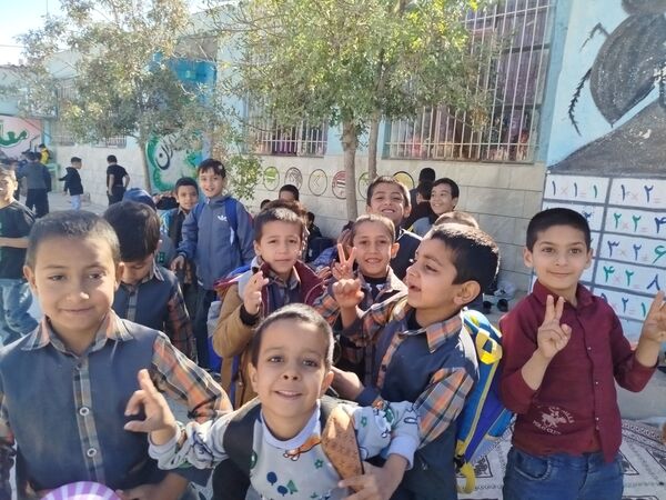 ایجاد فضای شاد وصمیمی در دبستان شهید عجمی فدافن