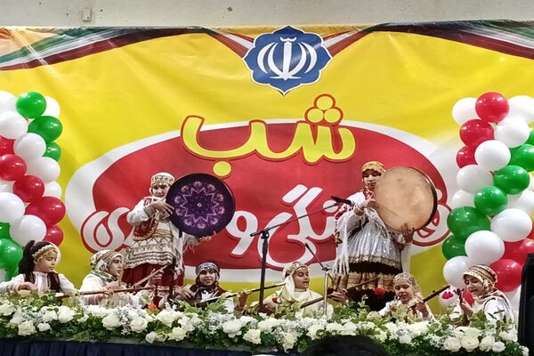 برگزاری مراسم شب فرهنگی و هنری در فاروج