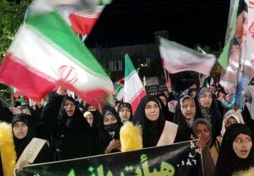 اجتماع شبانه مردمی تا پای جان برای ایران