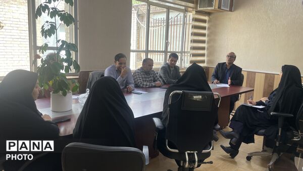 نشست هفتگی کارشناسان حوزه پرورشی تبادکان با تمرکز بر تحول در فرآیندها