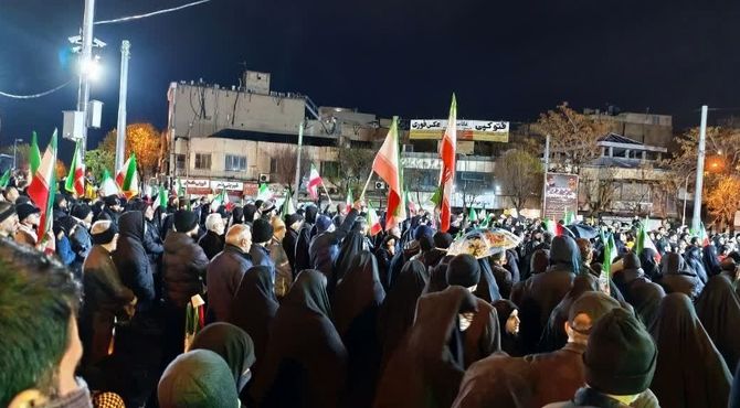 مردم هنوز خیابان هارا ترک نکردند