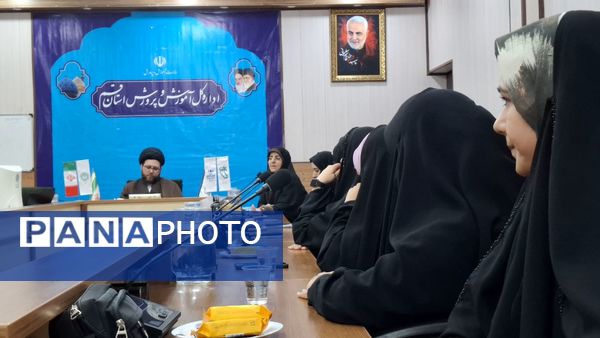 نشست صمیمی اعضای مجلس دانش‌آموزی و خبرنگاران پانا با معاون تربیت‌بدنی و سلامت آموزش و پرورش قم