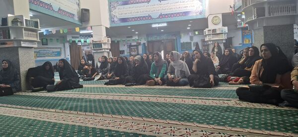 جلسه انجمن اولیاء ومربیان دبستان نیایش