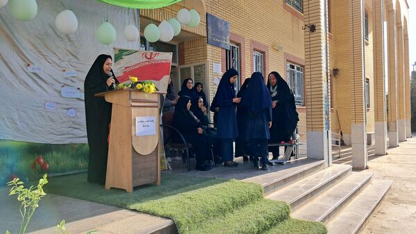 جشن میلاد حضرت زینب در دبیرستان حضرت زینب 